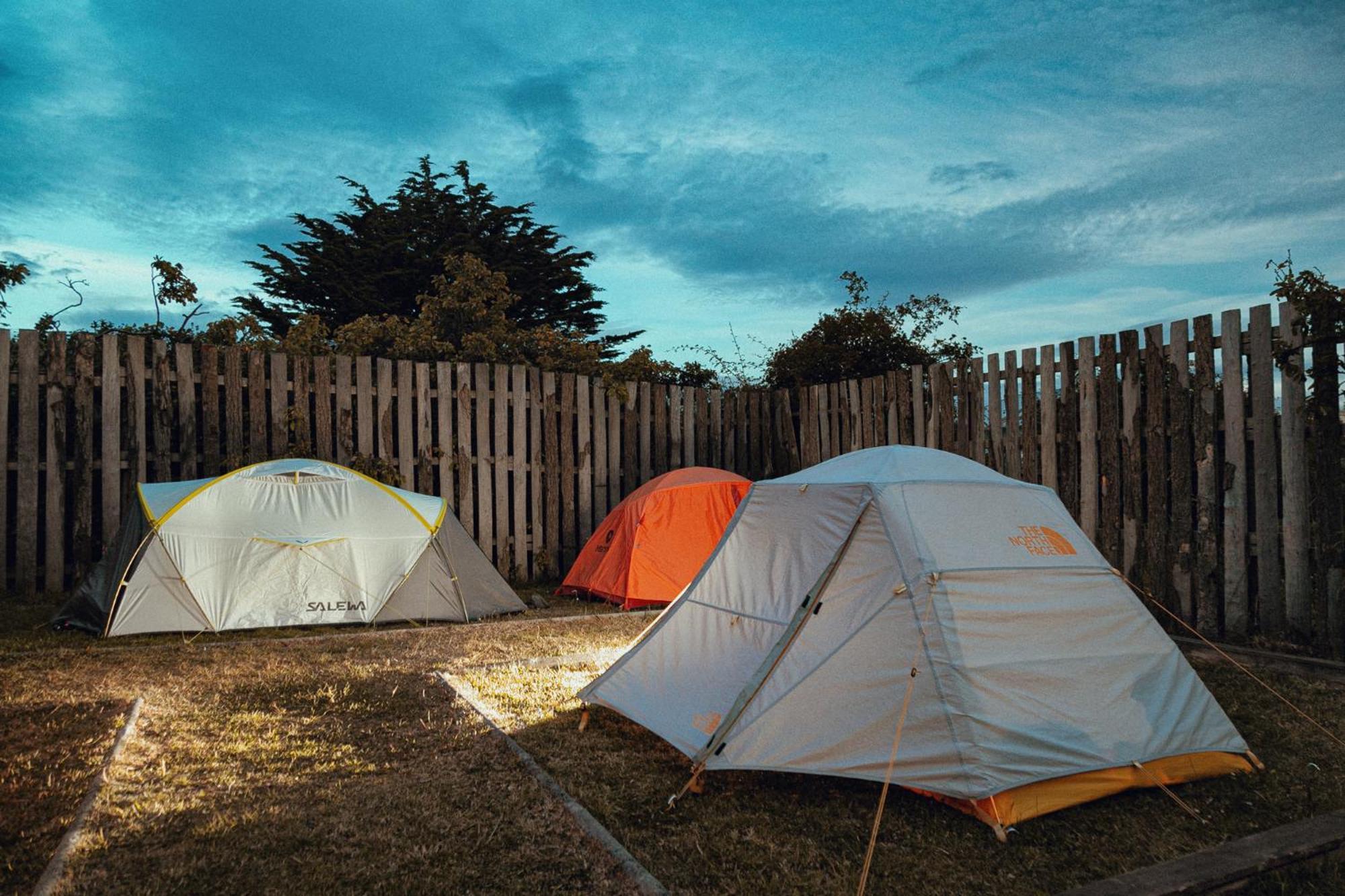 Camping Yellow Plum Hotel Puerto Natales Exterior photo